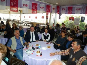 CHP İL KADIN KOLLARI ÇAYINA KATILIM 02.04.2011